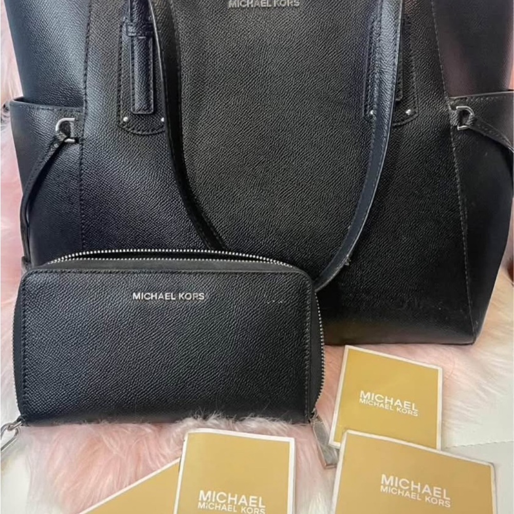Michael Kors Black Handbag and Wallet Set